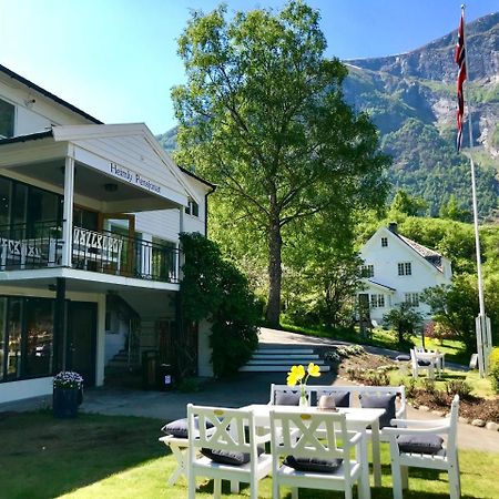 Heimly Pensjonat Flåm Exterior foto